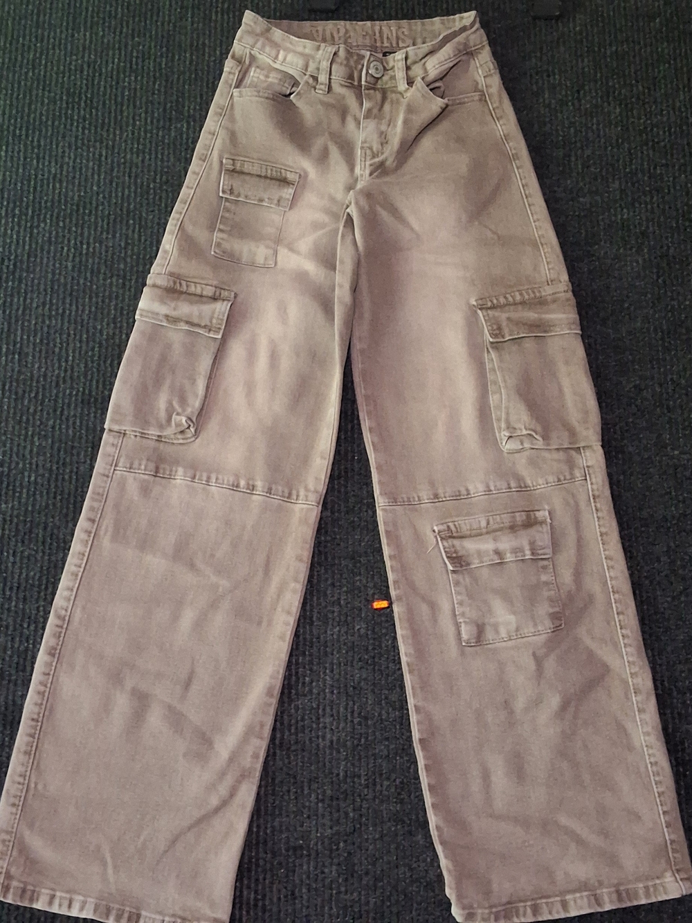 Women's Wide Leg Cargo Jeans in Taupe